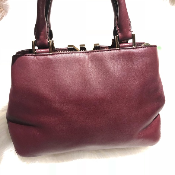 ❌ SOLD ❌ Micheal Kors Leather Purse - Picture 2 of 8